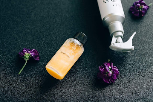 How Herbal Shampoo Can Help Combat Hair Fall with Natural Ingredients How Herbal Shampoo Can Help Combat Hair Fall with Natural Ingredients