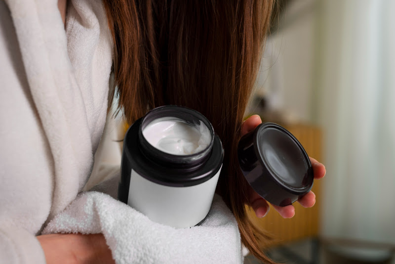 Hair Mask Benefits: How Herbal Hair Masks Improve Scalp Care and Strengthen Hair Roots