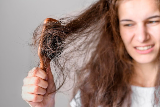 Herbal Hair Serums: The Secret to Maintaining Healthy, Frizz-Free Hair All Day Herbal Hair Serums: The Secret to Maintaining Healthy, Frizz-Free Hair All Day