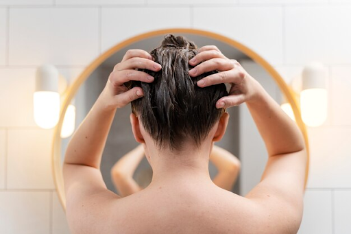 Oily Scalp No More: Expert Advice for a Healthy and Balanced Scalp